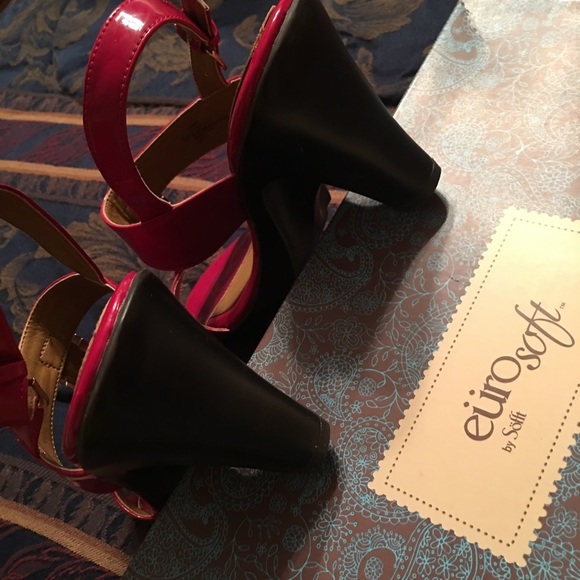 Euro Sofft Berry Patent Leather Sandals - Picture 6 of 8